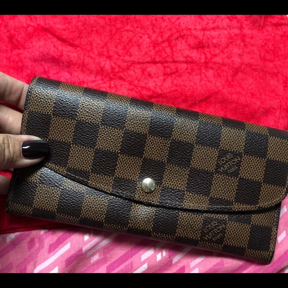 Authenticity Louis Vuitton Emilie wallet,